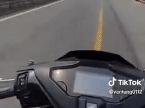 CLIP: Kinh hãi pha đổ đèo dễ "đi vào lòng đất" ở Đà Nẵng