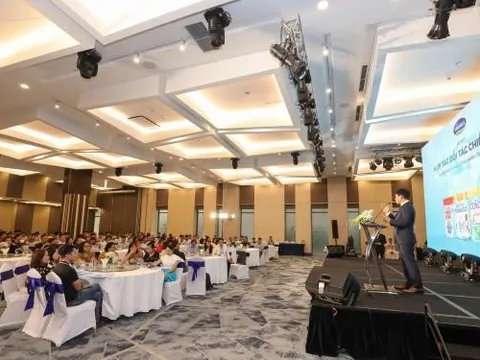 Hợp tác với cửa hàng mẹ và bé, Vinamilk tham vọng tăng trưởng mạnh dòng sữa bột cao cấp