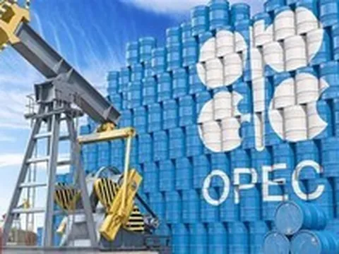 Giá dầu tăng mạnh sau quyết định bất ngờ của OPEC+