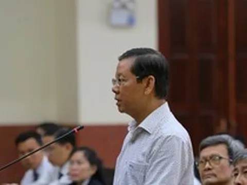 Phúc thẩm vụ bán rẻ đất công: Cựu phó Chánh Văn phòng Thành ủy TPHCM 'thoát' án tù giam