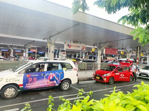 Thu hồi quyết định tính thêm phí với taxi vào sân bay Tân Sơn Nhất