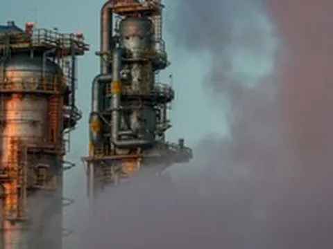 OPEC+ 'đánh úp' cắt giảm triệu thùng dầu/ngày, quốc gia này cuống cuồng tìm nguồn cung mới để giải cơn 'khát' dầu