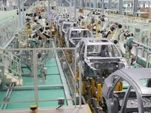 Bộ Tài chính ‘bác’ đề xuất giảm 50% lệ phí trước bạ ô tô