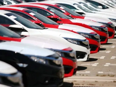 Lý do Bộ Tài chính không đồng ý giảm 50% phí trước bạ với ô tô trong nước