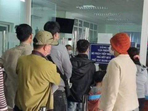 Làn sóng cắt giảm lao động lan rộng