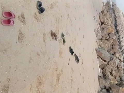 Nghệ An: Phát hiện hai nữ sinh đuối nước khi đi tắm biển