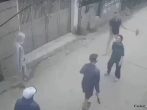 Người đàn ông ở Hà Nội bị nhóm đối tượng chém đứt lìa tay