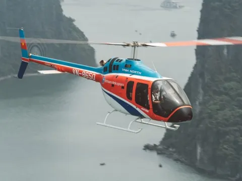 Chiếc máy bay trực thăng rơi trên Vịnh Hạ Long do một Đại tá điều khiển