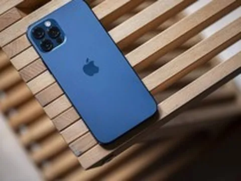 Giá iPhone 12 bất ngờ thủng đáy tại đại lý, rẻ ngang iPhone 11 liệu có nên xuống tiền mua?