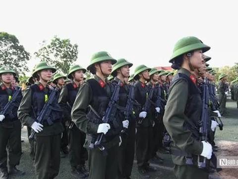 Hơn 800 chiến sĩ công an tương lai biểu diễn trấn áp tội phạm