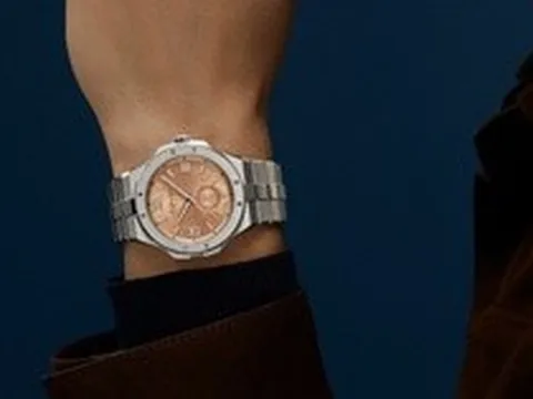 Sắc hồng cá hồi trở lại trên hai mẫu đồng hồ Chopard đắt giá