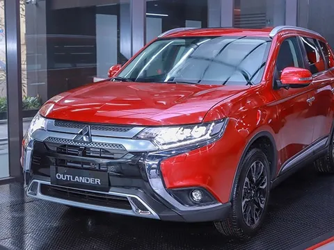 Bảng giá xe Mitsubishi tháng 4: Mitsubishi Outlander được ưu đãi gần 70 triệu đồng