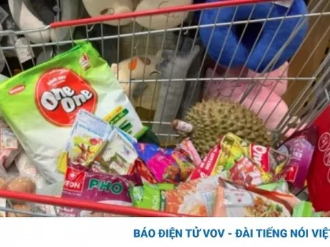 TP.HCM: Người dân thắt chặt chi tiêu, siêu thị tìm đủ cách xoay xở