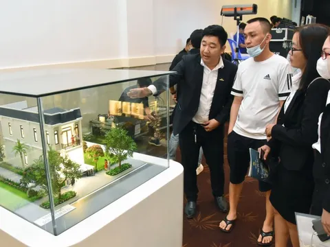 Giao dịch bất động sản qua sàn: Cần nhưng đừng "buộc"