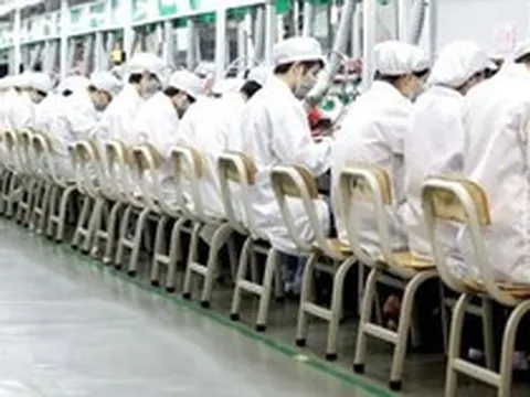 Thời hoàng kim đã xa của công nhân nhà máy iPhone: Lương giảm từ 34 xuống còn 10 triệu đồng/tháng, lũ lượt bỏ về quê tìm đường sống mới