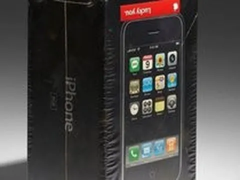 Một chiếc iPhone "cổ lỗ sĩ" vừa được bán gần 1 tỷ đồng - số tiền đủ để mua đứt 25 chiếc iPhone 14 Pro Max bản xịn nhất!