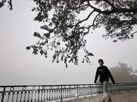 Miền Bắc chìm trong sương mù, mưa phùn nhiều ngày