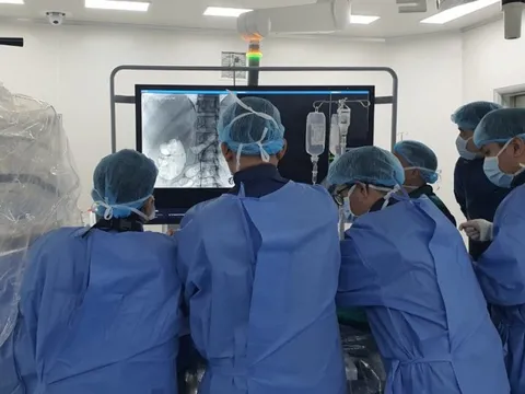 Đau lưng dữ đội, người đàn ông đi khám và phát hiện mắc căn bệnh 'chưa từng nghe tên'