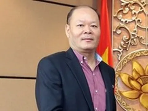 Cựu Đại sứ Việt Nam tại Angola Vũ Ngọc Minh bị cáo buộc nhận 864 triệu đồng hối lộ