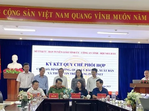 Quảng Nam: 4 đơn vị ký kết phối hợp trong công tác xuất bản thông tin