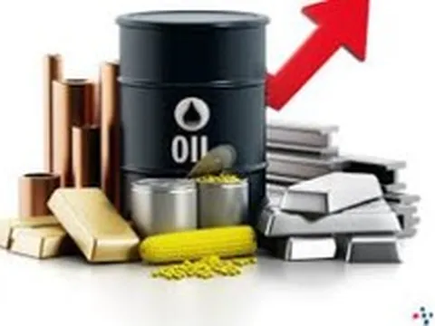 Thị trường ngày 12/4: Giá dầu tăng, vàng tiếp tục cán mốc 2.000 USD, đường cao nhất 11 năm