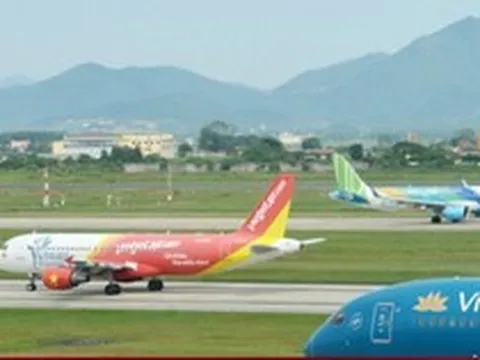 Nghỉ lễ 30/4 - 1/5: Giá vé máy bay tăng 'nóng'