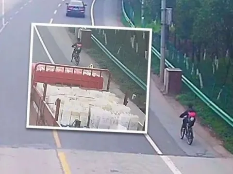 Cậu bé 11 tuổi đạp xe 130km đến nhà bà sau khi cãi nhau với mẹ