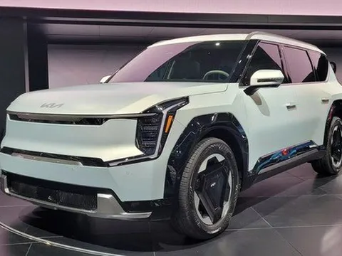 Kia EV9 khiến dân Mỹ vỡ mộng vì thiếu 'option', nhưng vẫn tạo áp lực đủ lớn cho VinFast VF 9