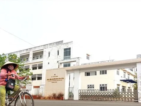 'Đắp chiếu' hai bệnh viện trăm tỷ