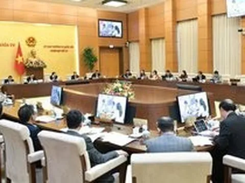 Đề xuất nâng lương khởi điểm của bác sĩ lên bậc 2, tăng gần 600.000/tháng