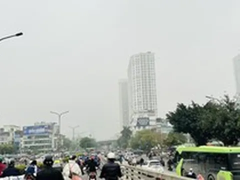 Miền Bắc tiếp tục nồm ẩm trước khi chuyển mưa lớn