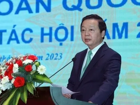 Báo chí chính thống đóng vai trò dòng chảy chính trên xa lộ tin tức