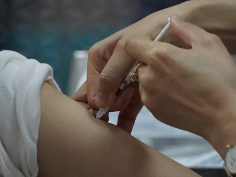 Số ca mắc COVID-19 tăng: Việc tiêm mũi vắc xin tăng cường có quan trọng?