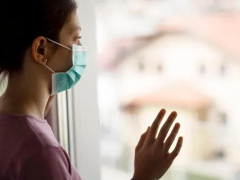 Covid-19 gia tăng trở lại: Bác sĩ liệt kê các dấu hiệu cần lưu tâm