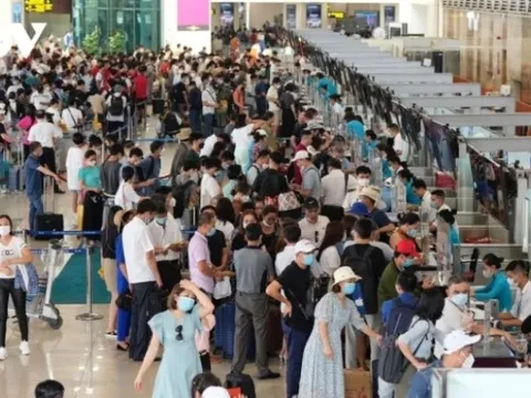 "Cháy vé" bay từ Hà Nội, TP HCM dịp lễ 30-4