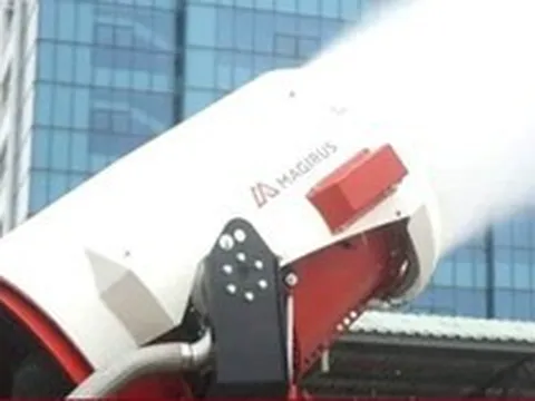 Cận cảnh 'siêu robot' TAF35 có thể di chuyển mọi địa hình chữa cháy