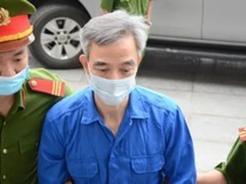 [CLIP] Ông Nguyễn Quang Tuấn cùng đồng phạm đã được dẫn giải đến tòa