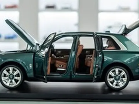 Nhập 2 mô hình Rolls-Royce Cullinan giá hơn 2 tỷ đồng đầu tiên Việt Nam, người bán chia sẻ: ‘Chỉ người có xe thật mới mua được’