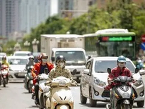 Nắng nóng đặc biệt gay gắt ở miền Bắc, miền Trung từ ngày mai