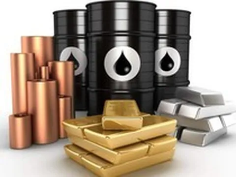 Thị trường ngày 18/4: Giá dầu mất 2%, vàng dưới 2.000 USD