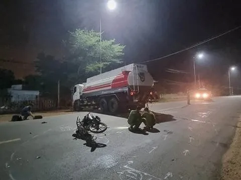 Bình Thuận: Xe máy va chạm với xe bồn, 2 anh em họ tử vong thương tâm