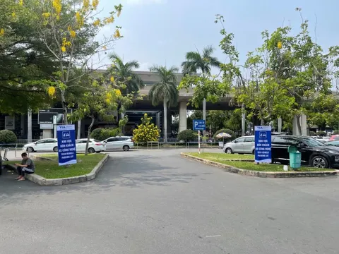 Đổi điểm đón khách xe công nghệ ở ga quốc tế sân bay Tân Sơn Nhất