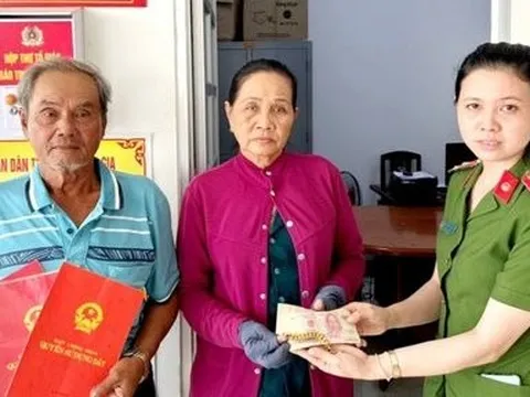 Nhặt được túi xách chứa tiền và vàng, tài xế xe buýt có hành động cực đẹp