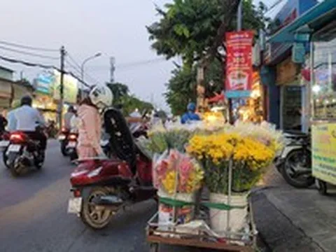 Cận cảnh hỗn loạn ở chợ chạy Hiệp Bình, TP Thủ Đức