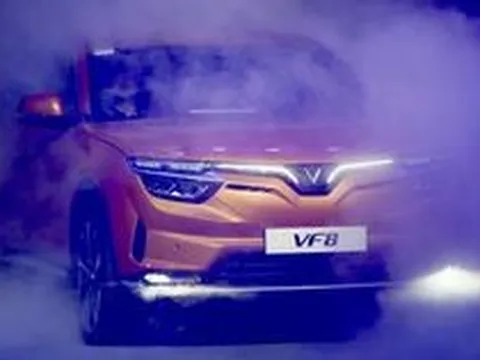Mua VinFast VF8 ở Mỹ được hoàn 7.500 USD tiền mặt - Vì sao 'nửa số Tesla' không thể làm được?