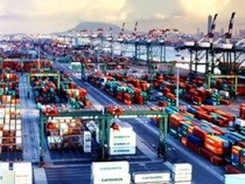 Bất chấp suy giảm xuất nhập khẩu, xuất siêu vẫn đạt hơn 4 tỷ USD