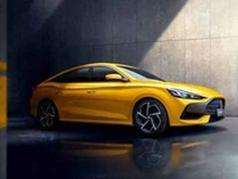 Mẫu sedan hạng C giảm đậm 60 triệu đồng tại đại lý, giá mới rẻ hơn cả Toyota Vios