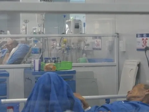 Các bệnh viện bật chế độ "phòng thủ" trước nguy cơ COVID-19 trở lại