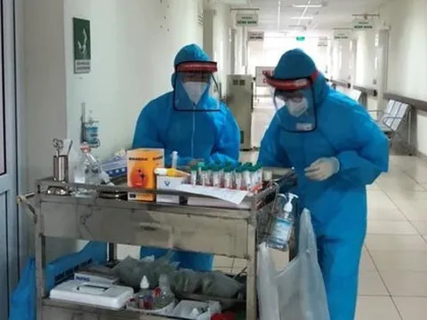 Ngày 18/4, Việt Nam ghi nhận 1.522 ca COVID-19, bệnh nhân nặng tăng hơn 7 lần sau 24 giờ