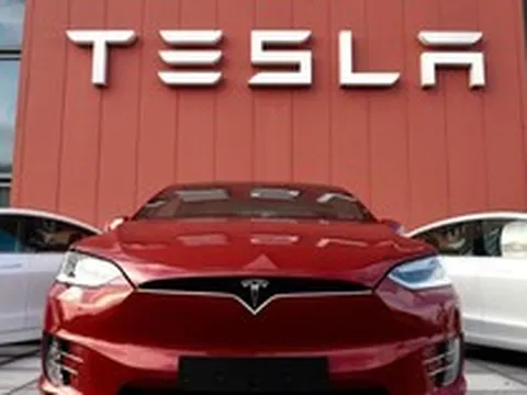 Tesla 'đổ thêm dầu' vào cuộc chiến xe điện khi giảm giá lần thứ 6 tại thị trường Mỹ, nhiều đối thủ cạnh tranh đau đầu lo cách đối phó